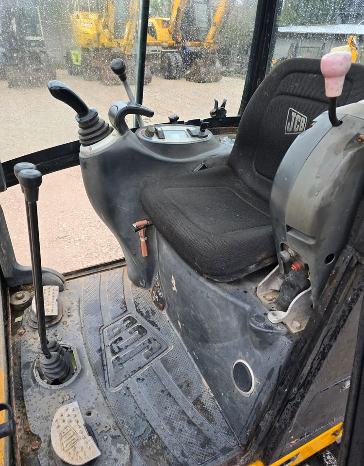JCB - Mini excavator: picture 3 JCB - Mini excavator: picture 3