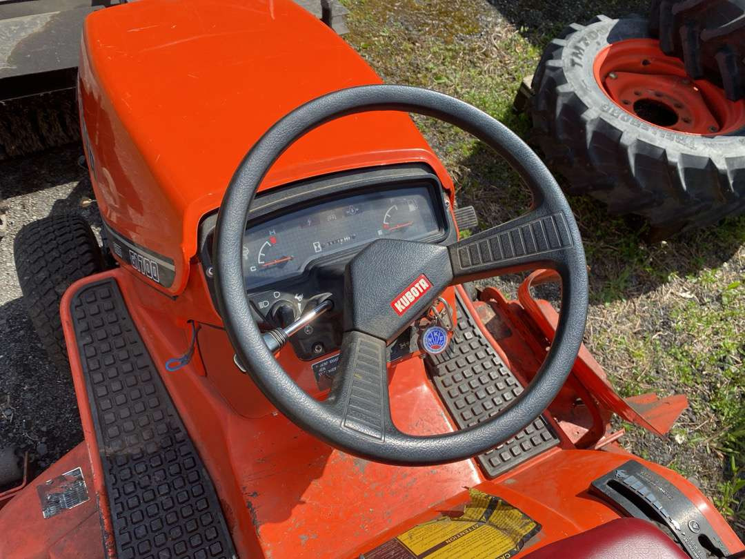Garden mower 2000 Kubota G1700//Sitteklipper med feier og oppsamler: picture 9