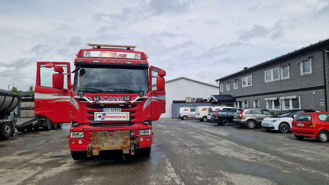 Hook lift truck Scania R580 Brøytebil med sideplog og hydraulisk saltsystem: picture 8