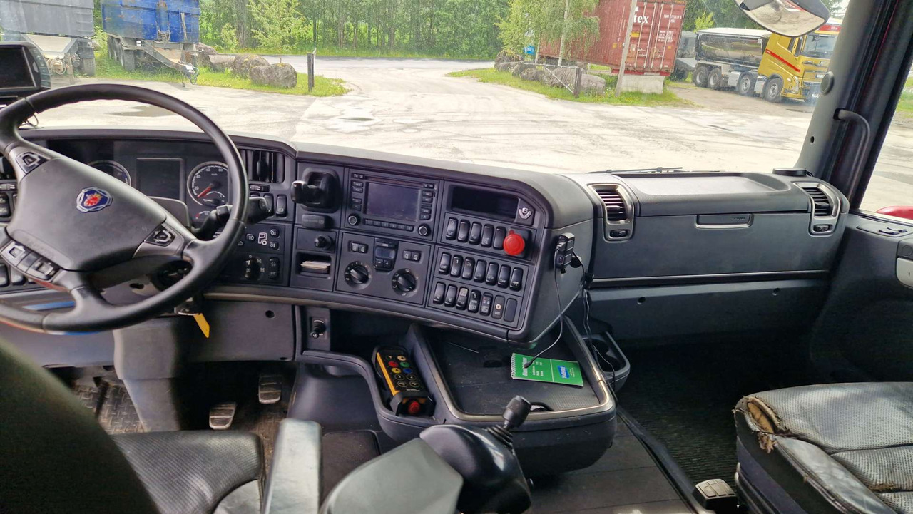 Hook lift truck Scania R580 Brøytebil med sideplog og hydraulisk saltsystem: picture 17