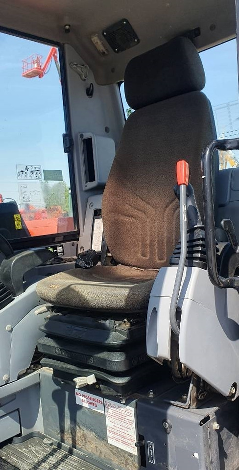 Mini excavator Kubota KX 080-4: picture 7