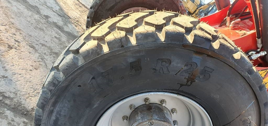 Wheel loader Volvo L 50 F: picture 12