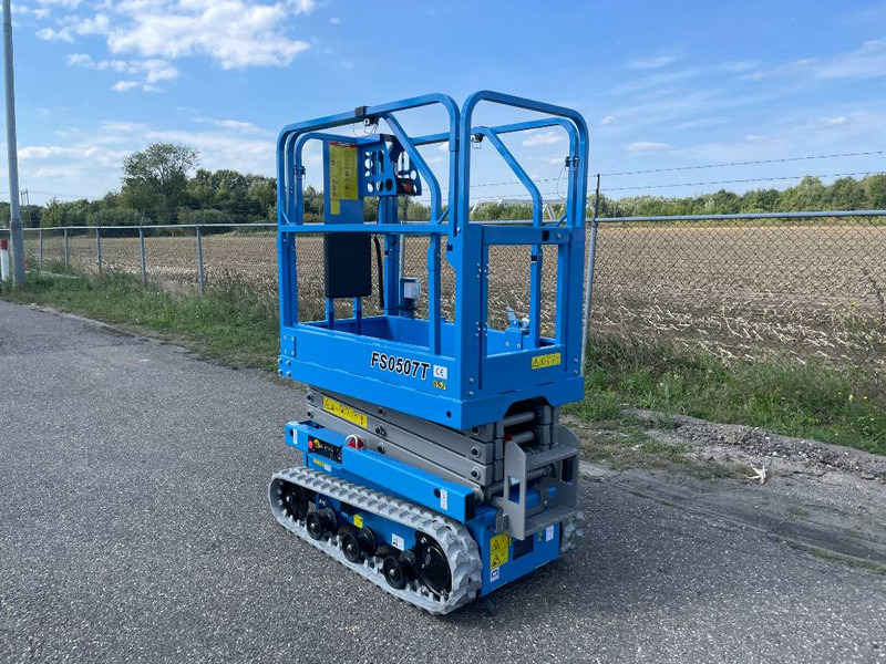 Fronteq FS0507T Tracked Scissor Lift - Scissor lift: picture 3 Fronteq FS0507T Tracked Scissor Lift - Scissor lift: picture 3