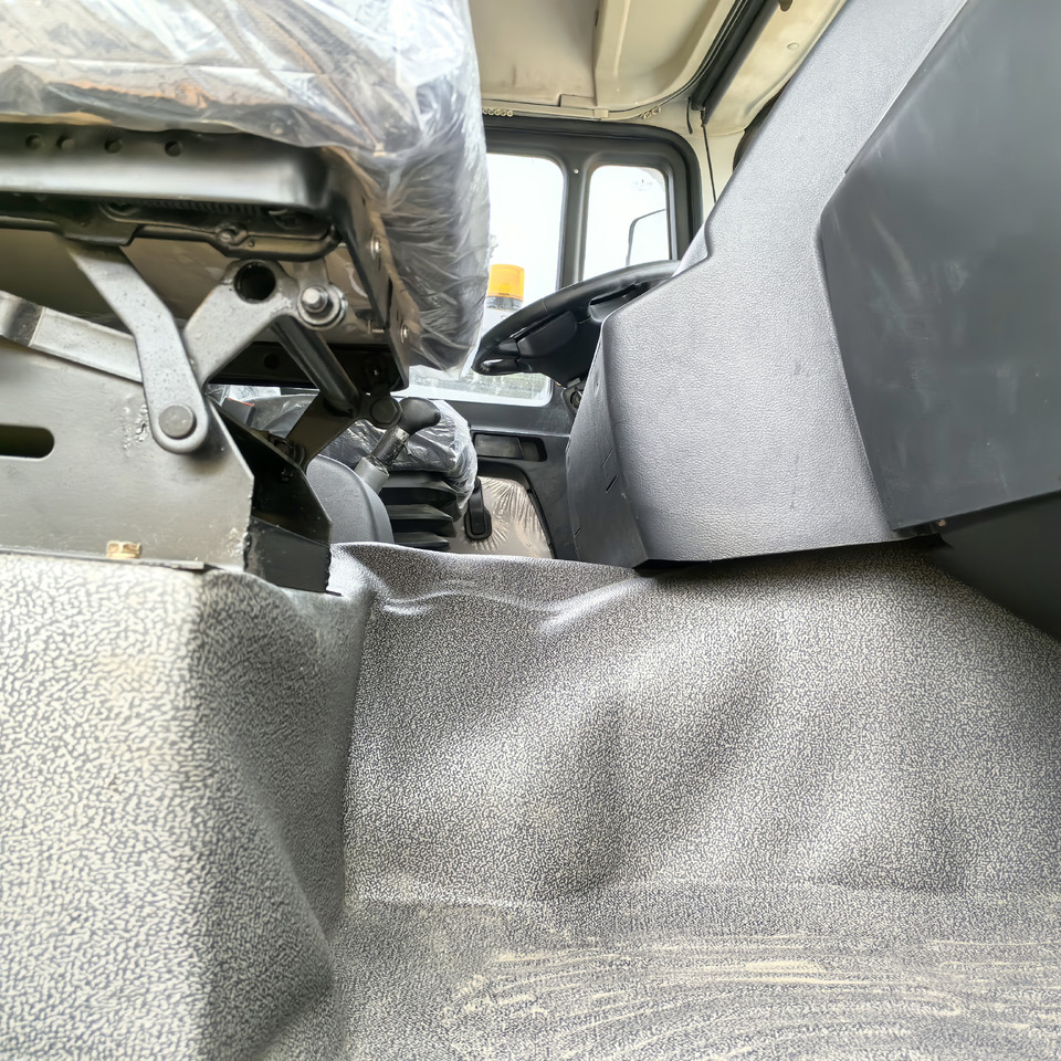 Tipper for transportation of flour SHACMAN: picture 7