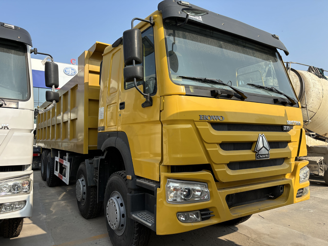 SINOTRUK HOWO - Tipper: picture 1 SINOTRUK HOWO - Tipper: picture 1