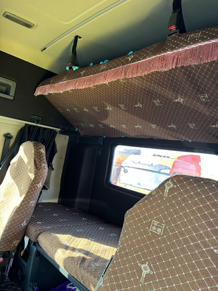 DONGFENG KX - Tractor unit: picture 4 DONGFENG KX - Tractor unit: picture 4