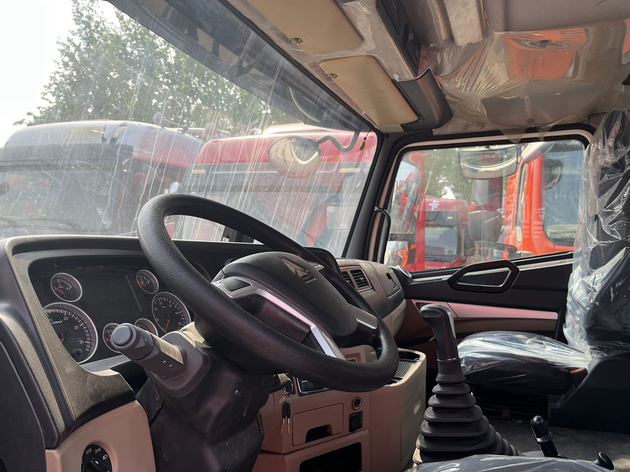 Tractor unit HAOHAN W7G: picture 6