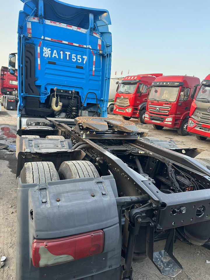Tractor unit MAN: picture 6