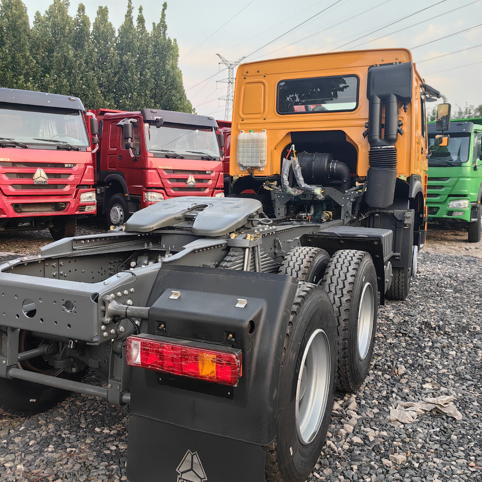 SINOTRUCK HOWO TRACTOR - Tractor unit: picture 4 SINOTRUCK HOWO TRACTOR - Tractor unit: picture 4