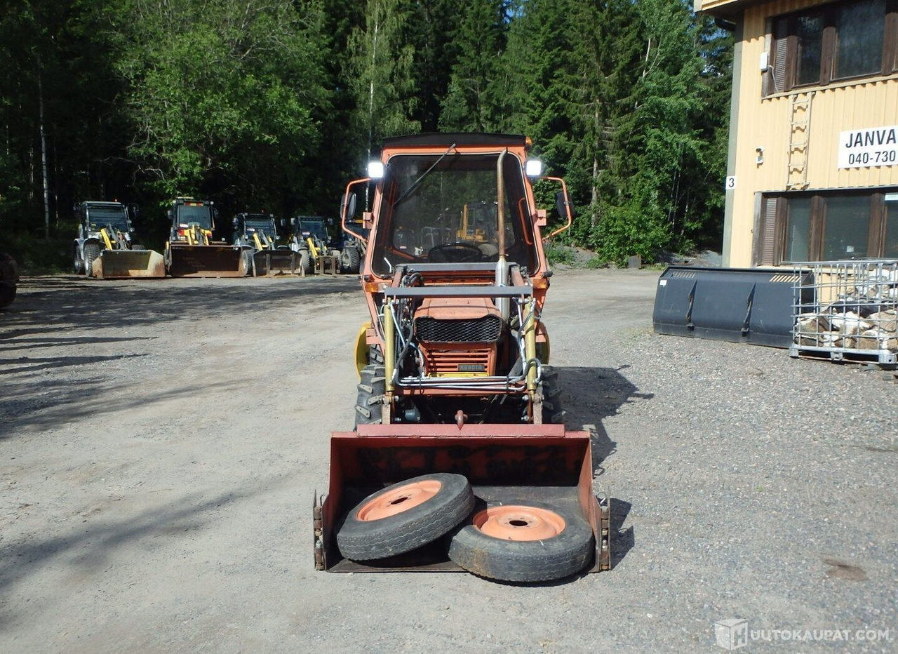 Kubota L 245 DT 4x4, 1980, 1.1 l, Diesel, 5 139 h, Forssa - Agricultural machinery: picture 3 Kubota L 245 DT 4x4, 1980, 1.1 l, Diesel, 5 139 h, Forssa - Agricultural machinery: picture 3