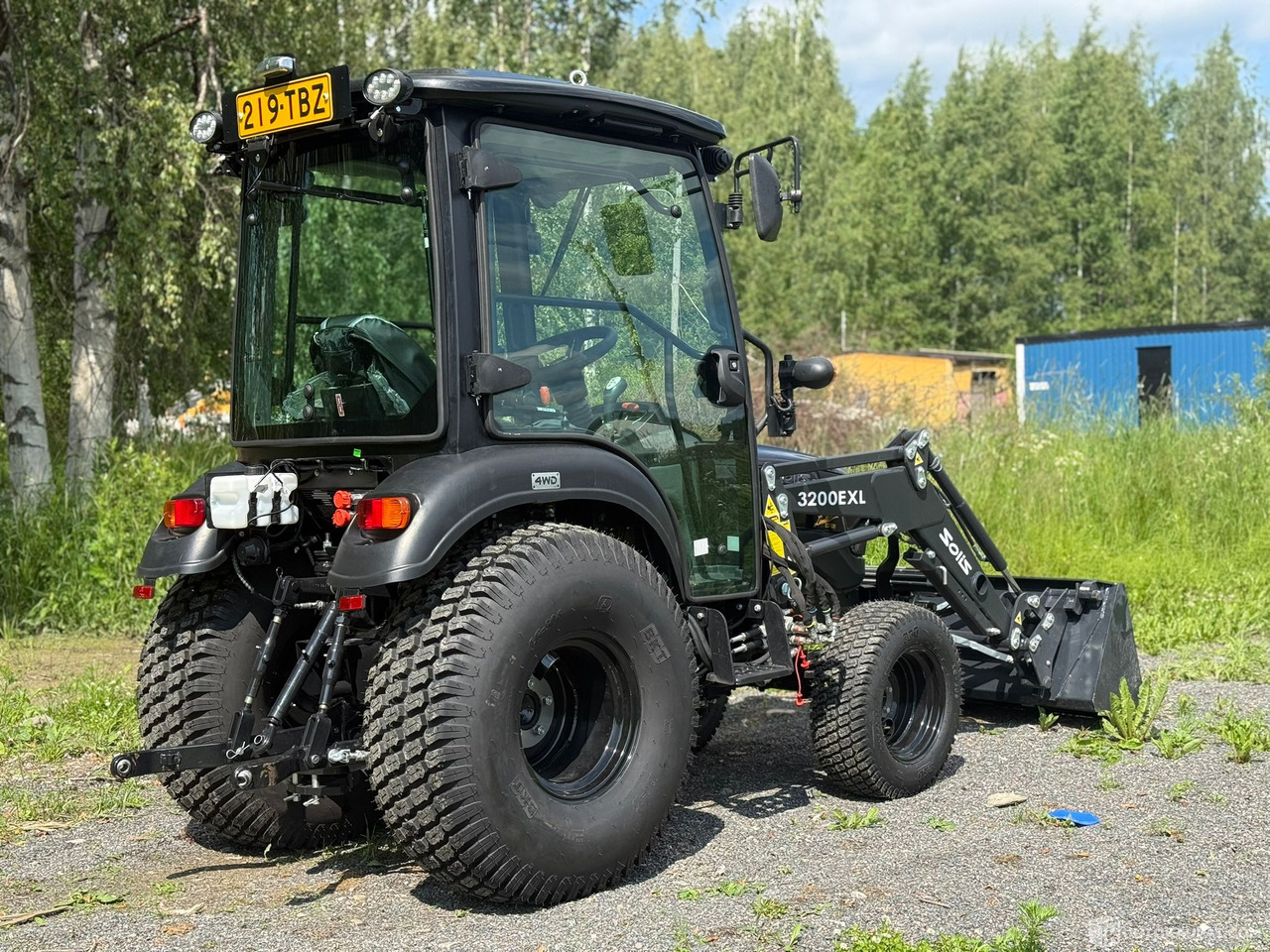 Solis 26 HST ohjaamolla ja etukuormaajalla, 2024, alvillinen, lähes ajamaton, Jyväskylä - Agricultural machinery: picture 4 Solis 26 HST ohjaamolla ja etukuormaajalla, 2024, alvillinen, lähes ajamaton, Jyväskylä - Agricultural machinery: picture 4