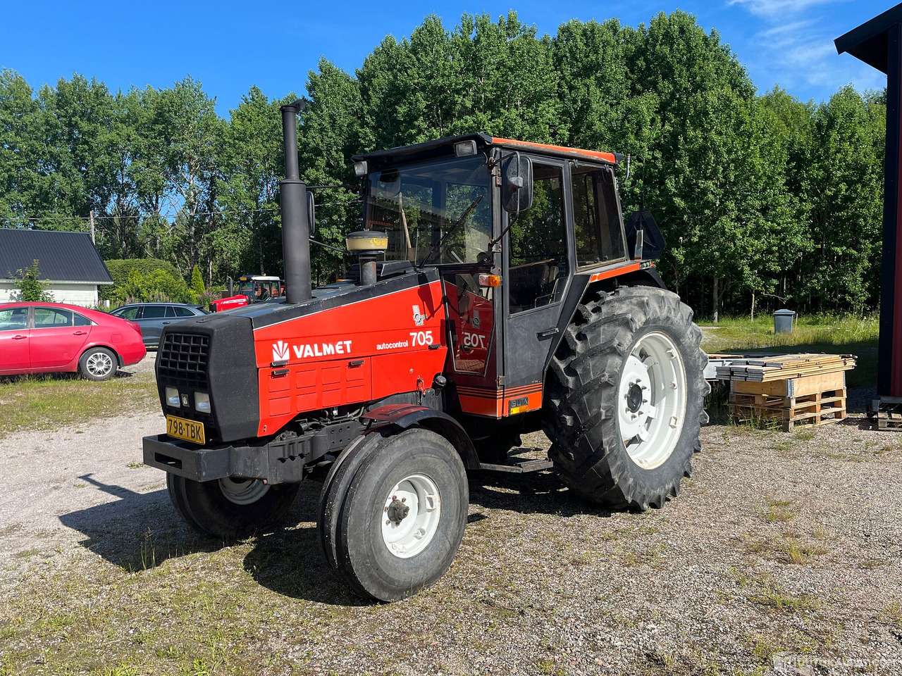 Valmet 705, Traktori, harrastajalta, 1990, Salo - Agricultural machinery: picture 1 Valmet 705, Traktori, harrastajalta, 1990, Salo - Agricultural machinery: picture 1