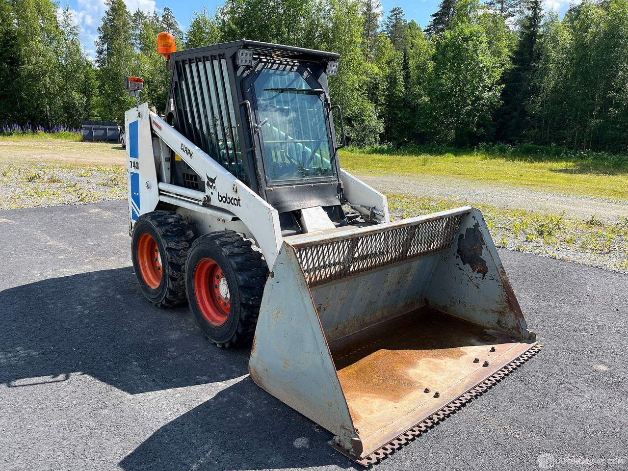 Construction machinery Bobcat 743 isolla kauhalla, Diesel, Virrat: picture 1