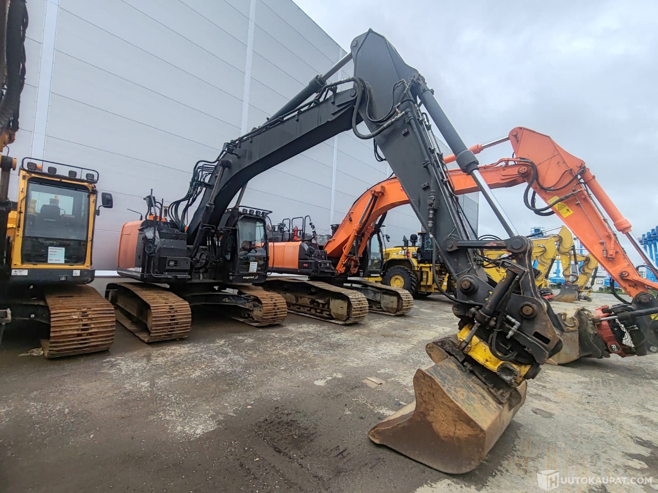 Hitachi ZX225USRLC-6 Leica 3D, 2017, 10 269 h Kaivinkone, Pirkkala - Construction machinery: picture 2 Hitachi ZX225USRLC-6 Leica 3D, 2017, 10 269 h Kaivinkone, Pirkkala - Construction machinery: picture 2