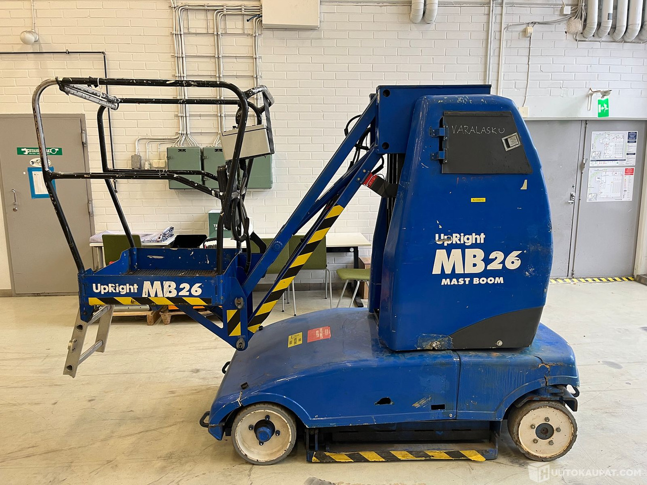 UpRight MB 26, 2002 Kuukulkija, Vantaa - Construction machinery: picture 1 UpRight MB 26, 2002 Kuukulkija, Vantaa - Construction machinery: picture 1