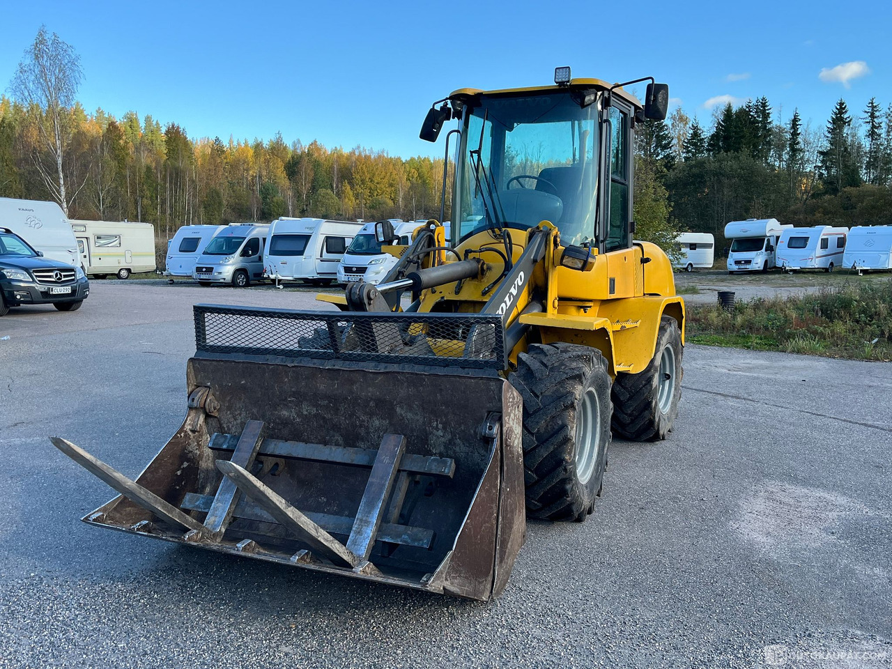 Volvo L35B Pro, pyöräkuormaaja avattavalla kauhalla ja piikeillä, 2005, Vihti - Wheel loader: picture 4 Volvo L35B Pro, pyöräkuormaaja avattavalla kauhalla ja piikeillä, 2005, Vihti - Wheel loader: picture 4