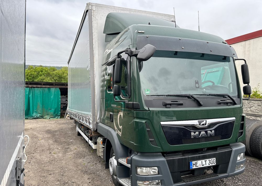 MAN TGL 12.250 GLOB UNIKAT z Niemiec BDF firanka / AUTOMAT HAK / EURO 6 / BDF 7.40 wysoki / MICHELIN 80% - Curtainsider truck: picture 1 MAN TGL 12.250 GLOB UNIKAT z Niemiec BDF firanka / AUTOMAT HAK / EURO 6 / BDF 7.40 wysoki / MICHELIN 80% - Curtainsider truck: picture 1