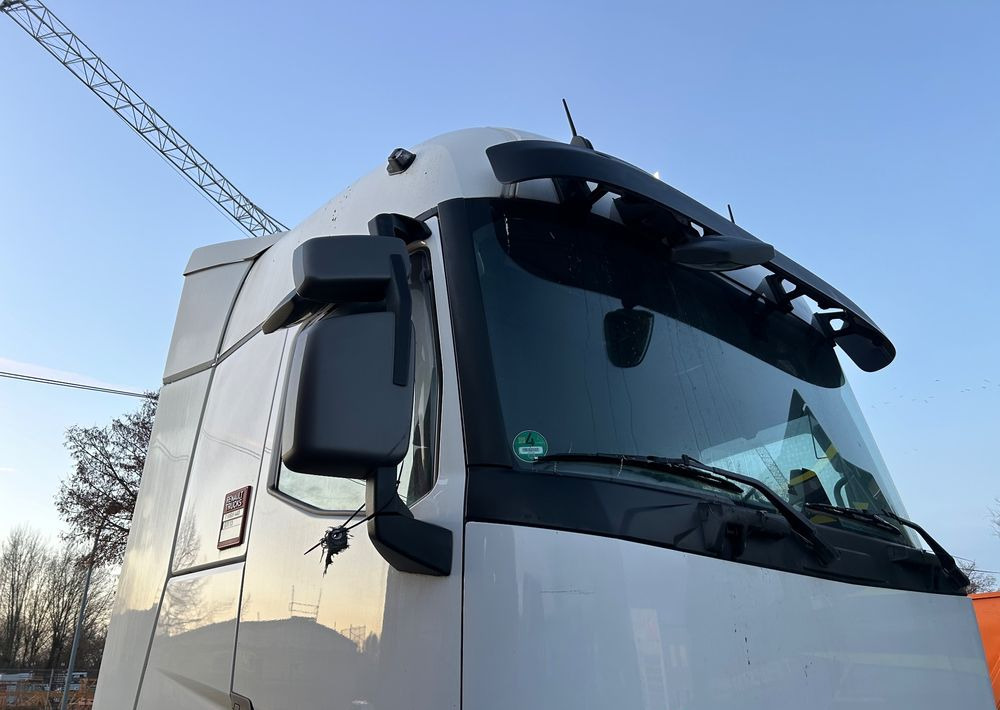Renault HIGH GAMA T440 13l Volvo 2019 FULL SERWIS VIN: LD ! 13l STANDARD STANDARD / KLIMA POSTOJOWA / FULL OPCJA / T520 T480 / TOP STAN GAMA T - Tractor unit: picture 4 Renault HIGH GAMA T440 13l Volvo 2019 FULL SERWIS VIN: LD ! 13l STANDARD STANDARD / KLIMA POSTOJOWA / FULL OPCJA / T520 T480 / TOP STAN GAMA T - Tractor unit: picture 4