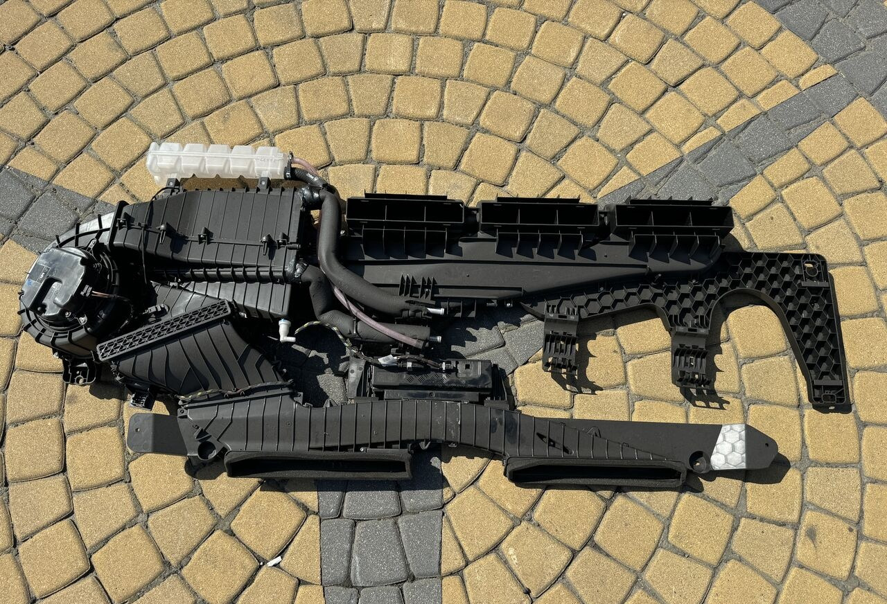 Mercedes-Benz ACTROS MP 4 truck - A/C part for Truck: picture 1 Mercedes-Benz ACTROS MP 4 truck - A/C part for Truck: picture 1