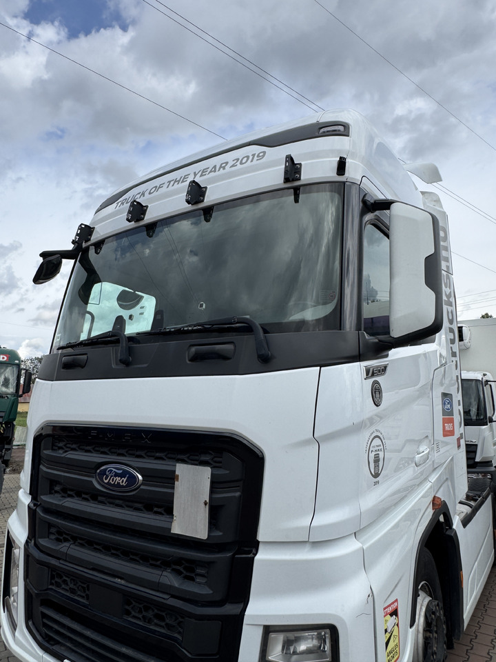 FORD F-MAX TRUCKS 500 - Cab: picture 3 FORD F-MAX TRUCKS 500 - Cab: picture 3