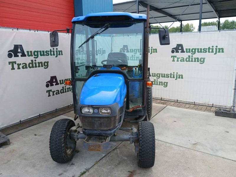 New Holland TC 27 - Farm tractor: picture 2 New Holland TC 27 - Farm tractor: picture 2