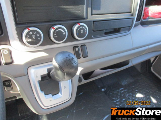 Box truck FUSO Canter 3C15: picture 8