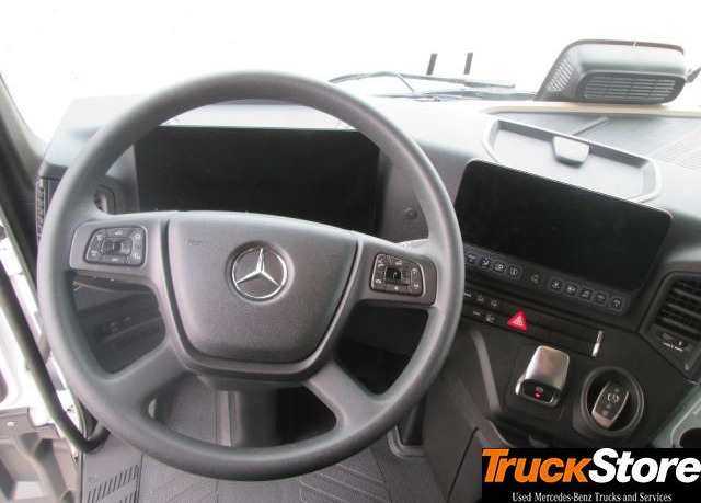 Tractor unit Mercedes-Benz Actros 1845 LS nRL: picture 7