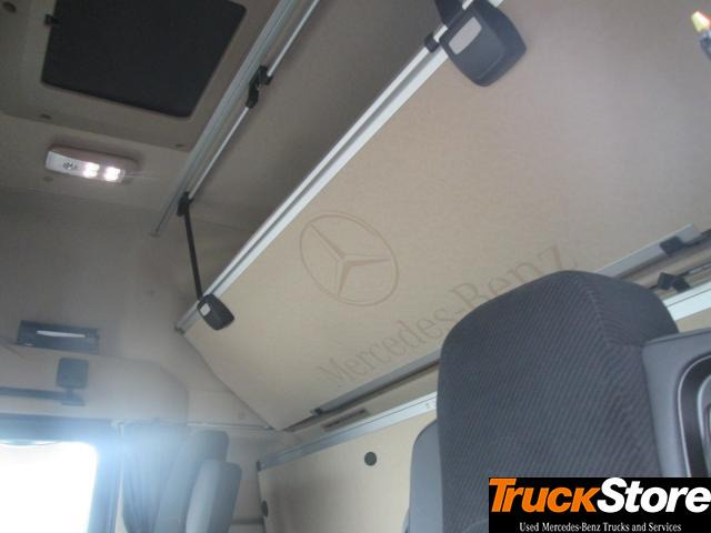 Tractor unit Mercedes-Benz Actros 1845 LS nRL: picture 9