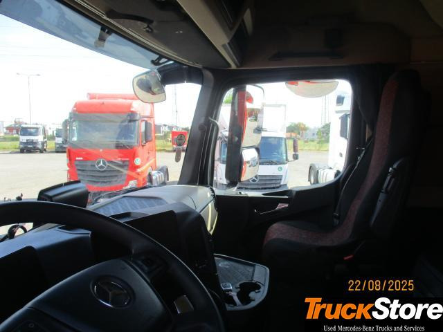 Tractor unit Mercedes-Benz Actros 1845 LS nRL: picture 6