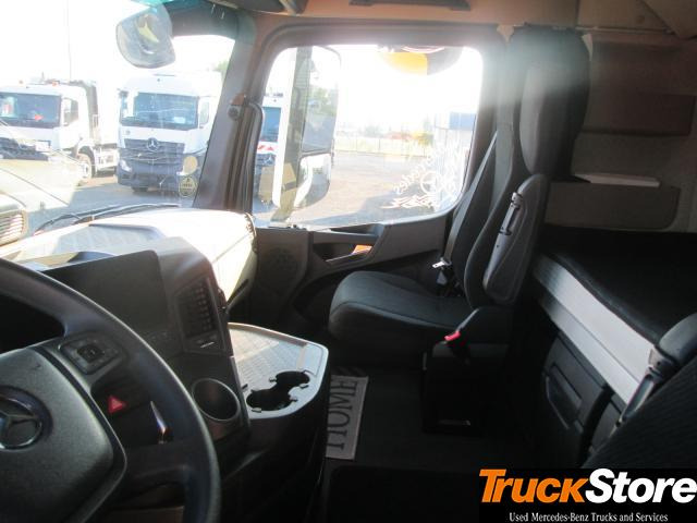 Tractor unit Mercedes-Benz Actros 1845 LS nRL: picture 7