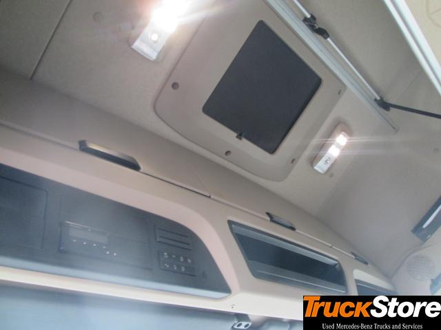 Tractor unit Mercedes-Benz Actros 1845 LS nRL: picture 8