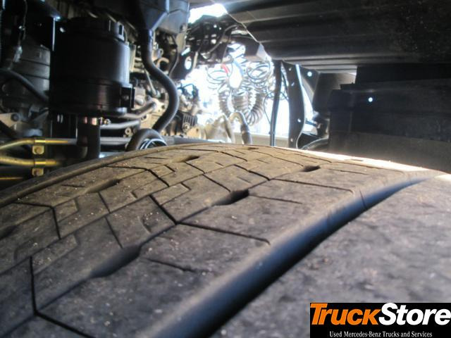 Tractor unit Mercedes-Benz Actros 1845 LS nRL: picture 6