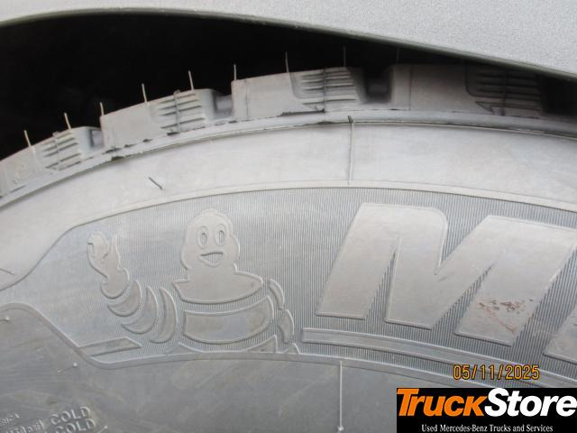 Tractor unit Mercedes-Benz Actros 1848 LS: picture 8