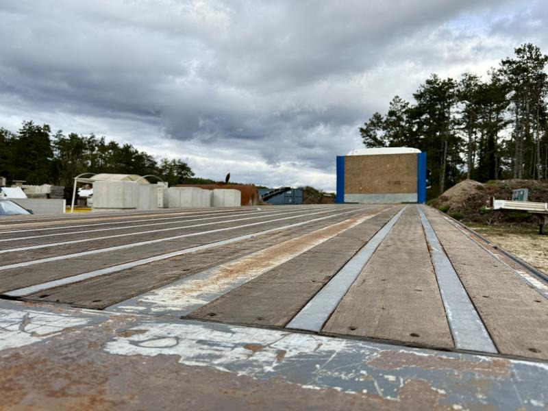 Fruehauf - Dropside/ Flatbed semi-trailer: picture 4 Fruehauf - Dropside/ Flatbed semi-trailer: picture 4