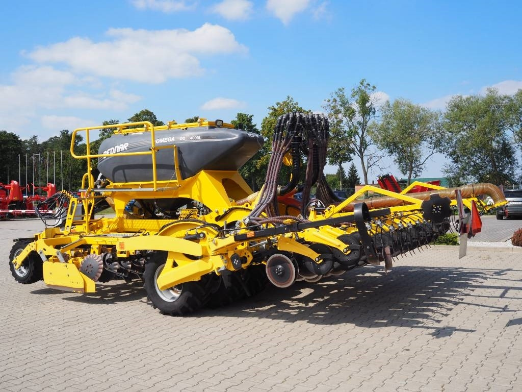Bednar OMEGA OO 4000L - Combine seed drill: picture 2 Bednar OMEGA OO 4000L - Combine seed drill: picture 2