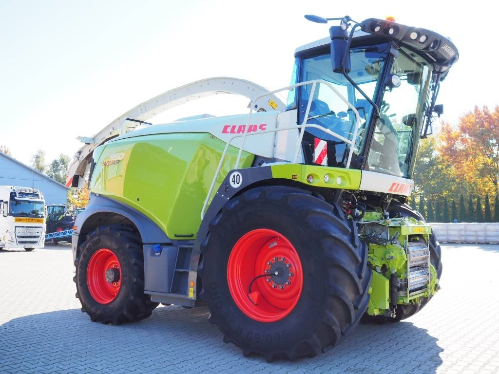 Claas Jaguar 950 4WD  - Forage harvester: picture 4 Claas Jaguar 950 4WD  - Forage harvester: picture 4