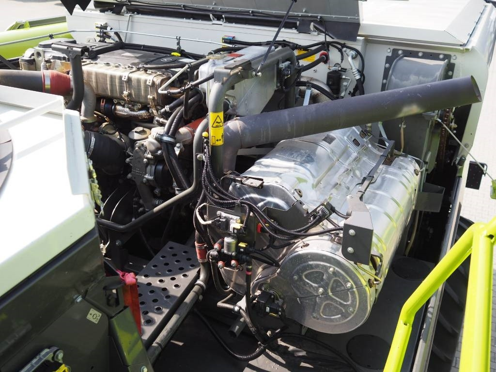 Combine harvester Claas Lexion 6600 GPS - without header: picture 11