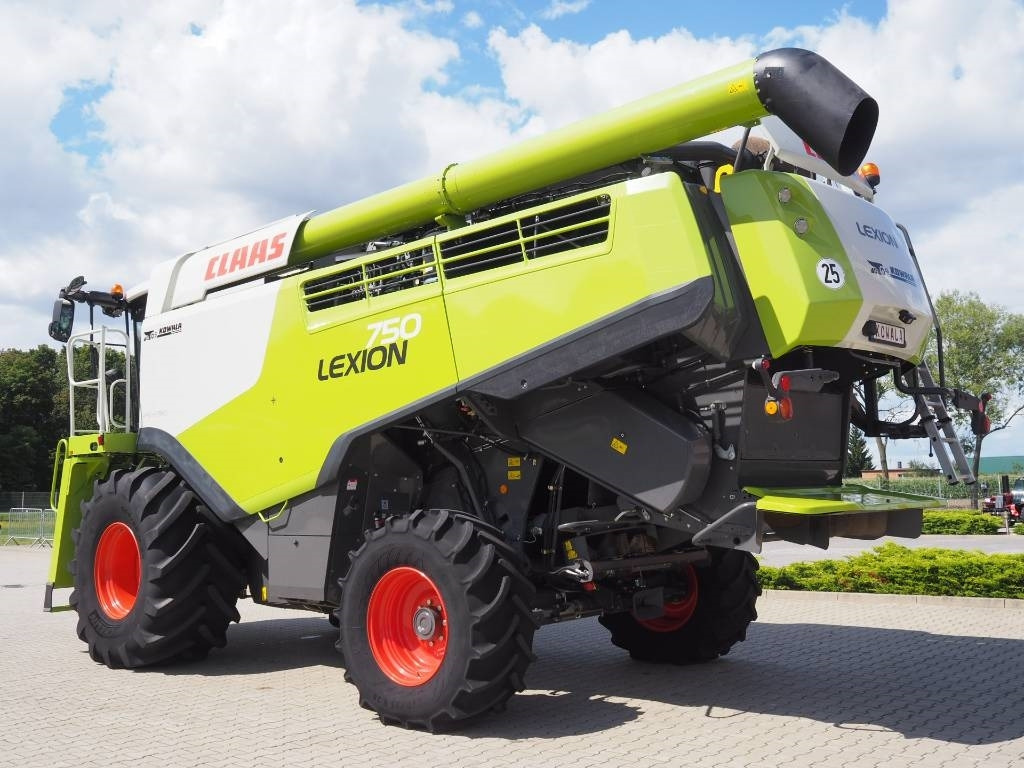 Claas Lexion 750 GPS + V770 - Combine harvester: picture 2 Claas Lexion 750 GPS + V770 - Combine harvester: picture 2