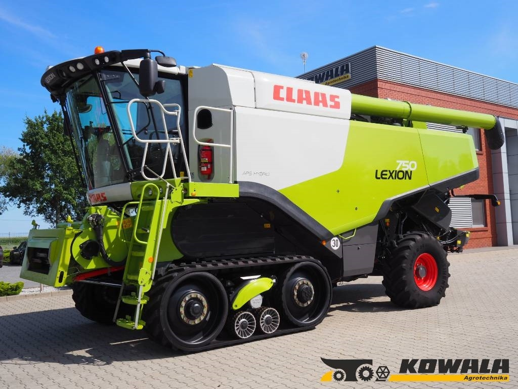 Claas Lexion 750TT + V900 - Combine harvester: picture 1 Claas Lexion 750TT + V900 - Combine harvester: picture 1