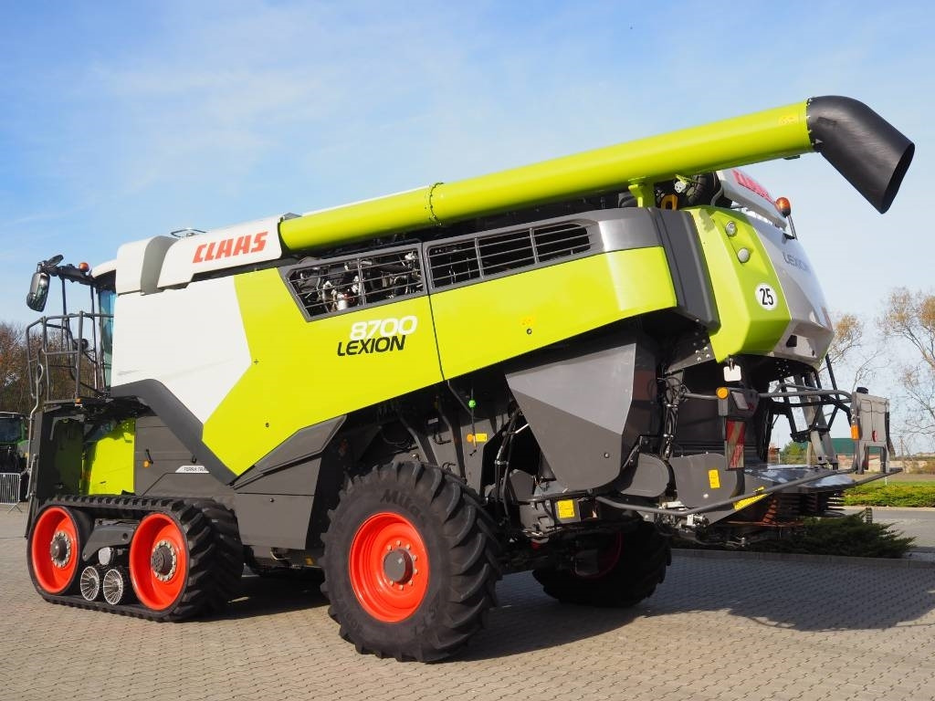 Claas Lexion 8700TT + V1080 2-stage threshing drum drive - Combine harvester: picture 2 Claas Lexion 8700TT + V1080 2-stage threshing drum drive - Combine harvester: picture 2