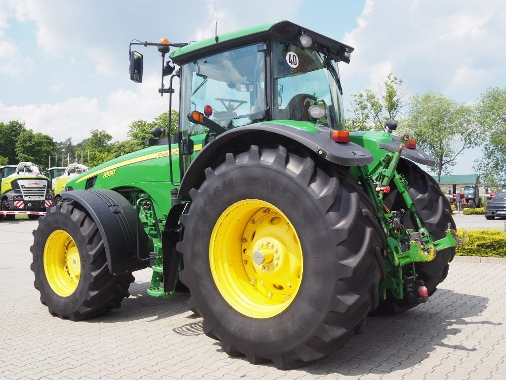 John Deere 8530 AutoPower GPS - Farm tractor: picture 2 John Deere 8530 AutoPower GPS - Farm tractor: picture 2