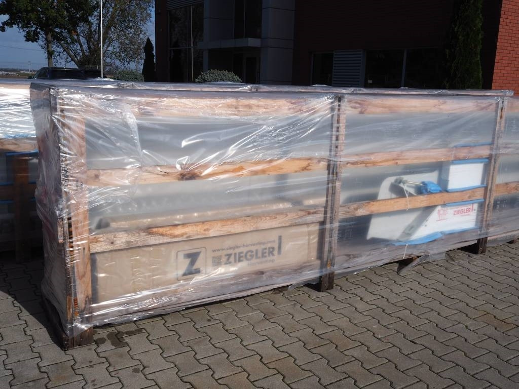 Ziegler - rapeseed extension, Claas C900, C750, C660, C600 - Harvester attachment: picture 3 Ziegler - rapeseed extension, Claas C900, C750, C660, C600 - Harvester attachment: picture 3