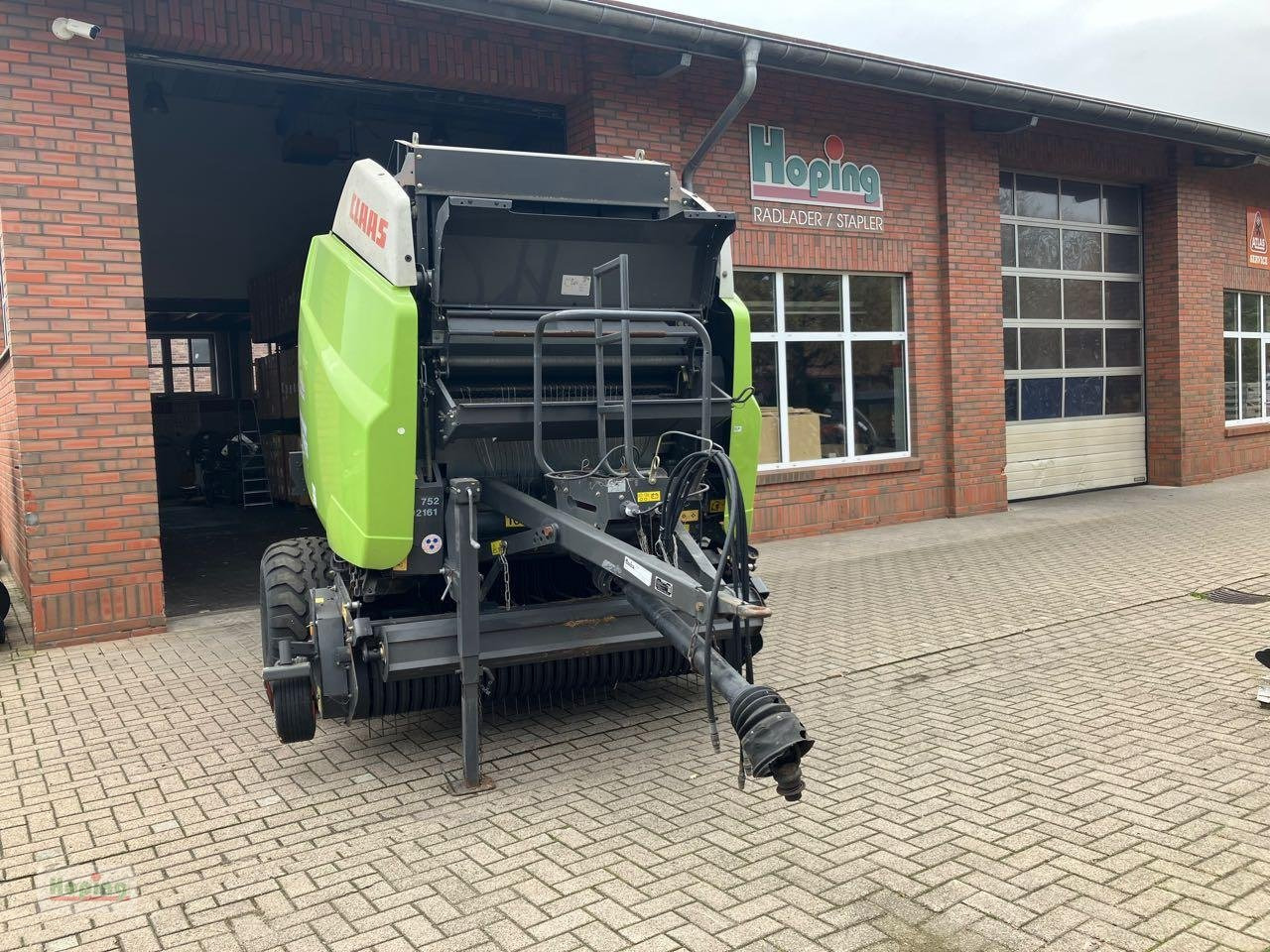 CLAAS Variant 385 - Round baler: picture 1 CLAAS Variant 385 - Round baler: picture 1