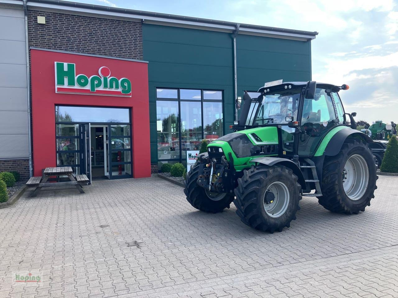 Deutz-Fahr Agrotron TTV 420 - Farm tractor: picture 1 Deutz-Fahr Agrotron TTV 420 - Farm tractor: picture 1