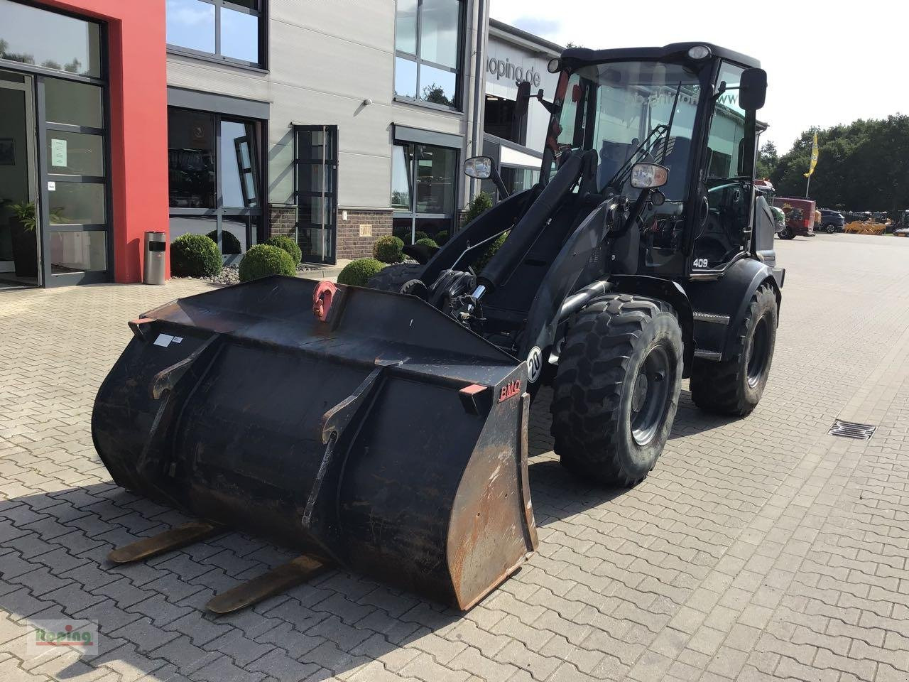JCB 409 - Wheel loader: picture 3 JCB 409 - Wheel loader: picture 3