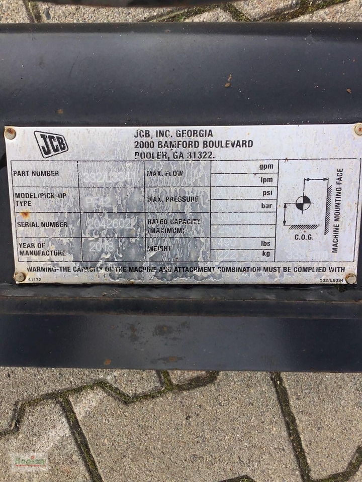 JCB JCB 300T - Forks: picture 4 JCB JCB 300T - Forks: picture 4