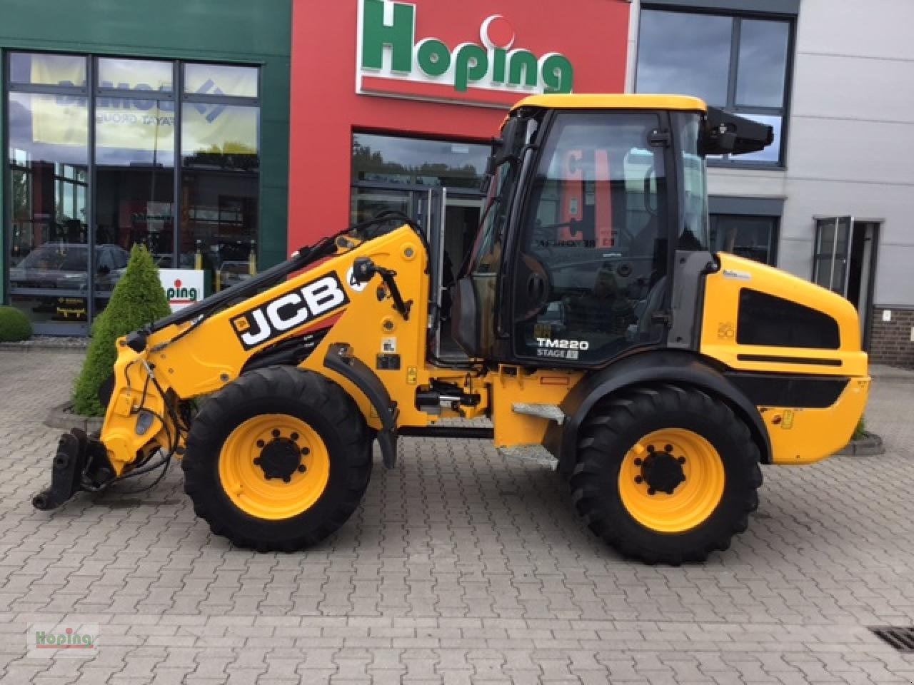 JCB TM 220 - Wheel loader: picture 1 JCB TM 220 - Wheel loader: picture 1