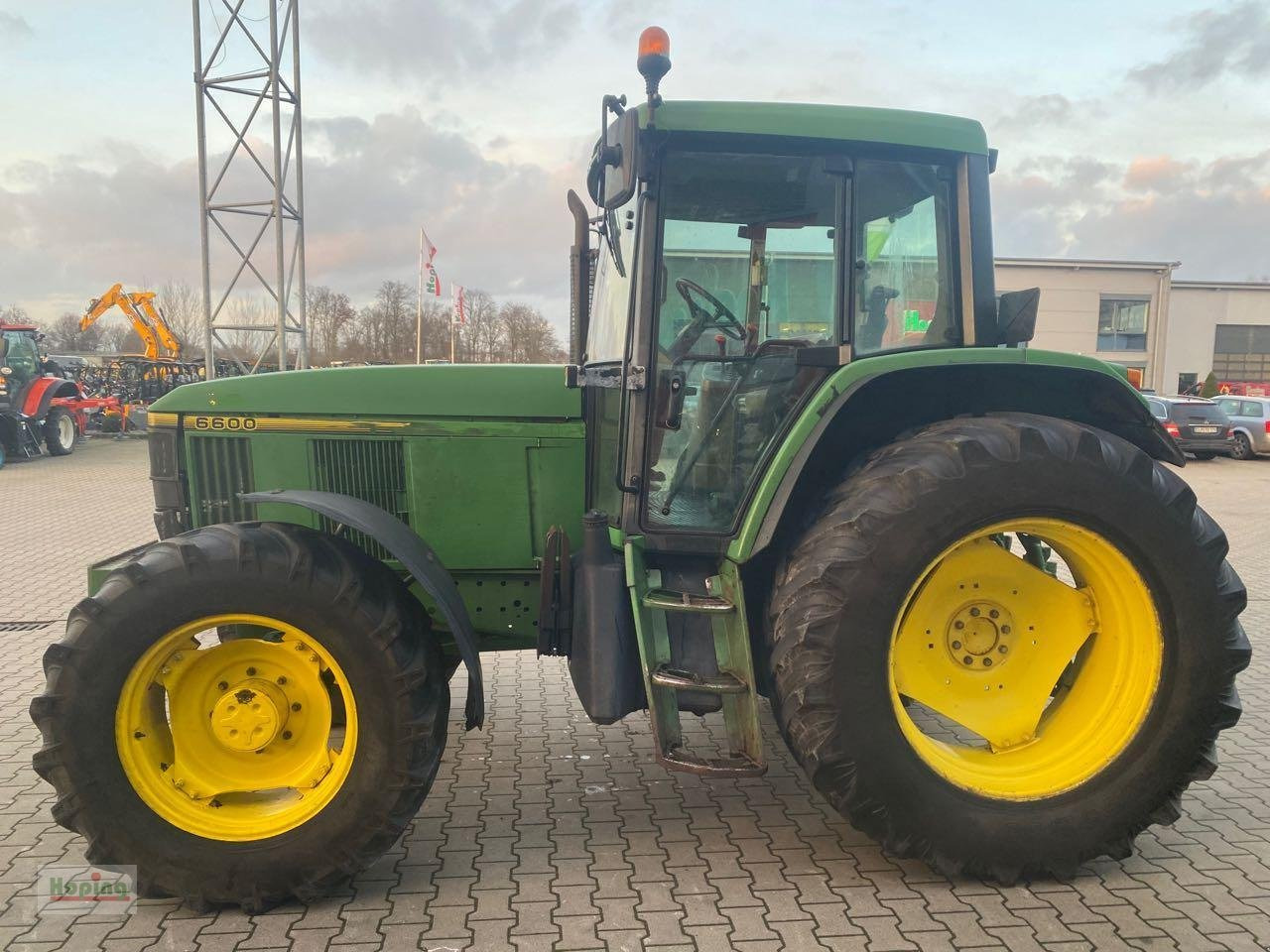 John Deere 6600 - Farm tractor: picture 4 John Deere 6600 - Farm tractor: picture 4