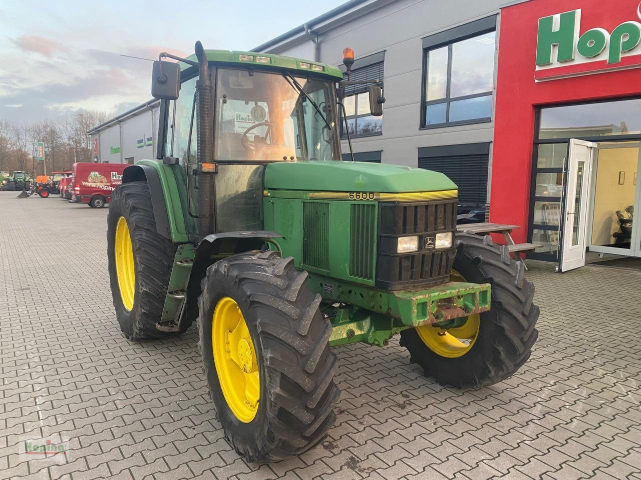 John Deere 6600 - Farm tractor: picture 2 John Deere 6600 - Farm tractor: picture 2