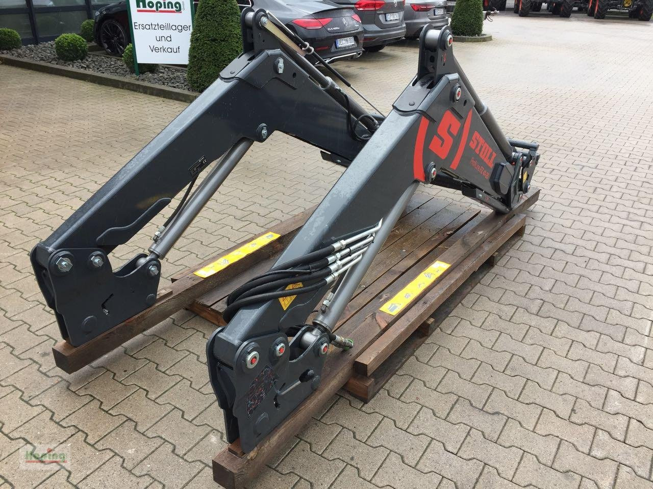 Stoll FZ41-25 - Front loader for tractor: picture 2 Stoll FZ41-25 - Front loader for tractor: picture 2